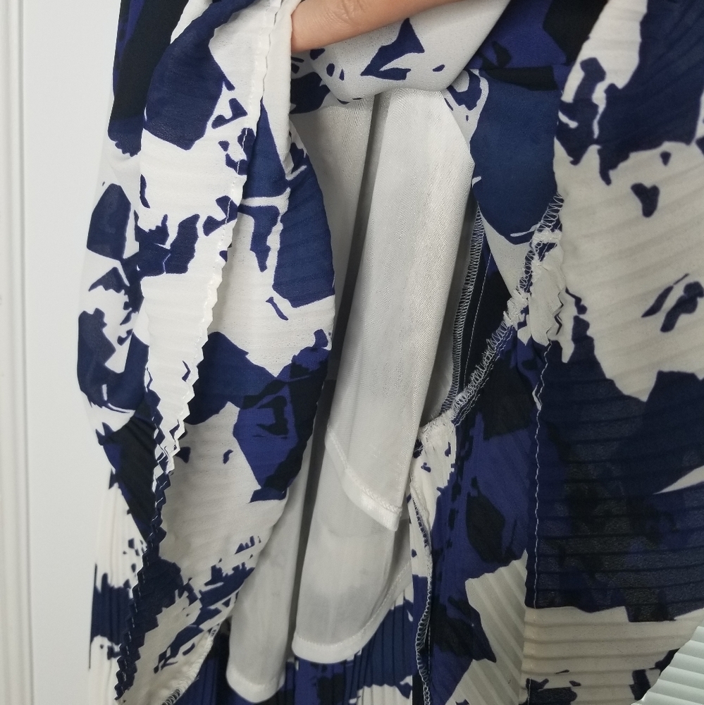 Simply Vera Vera Wang Patterned High Neck Dress - Picture 4 of 8